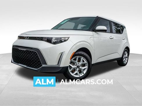 Used 2025 Kia Soul LX w/ LX Technology Package FWD image 1