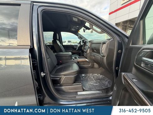 Used 2022 Chevrolet Silverado 1500 LT Trail Boss w/ LT Trail Boss Premium Package AWD/4WD image 3