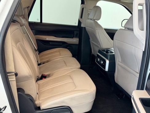 Used 2022 Ford Expedition Max Limited image 16
