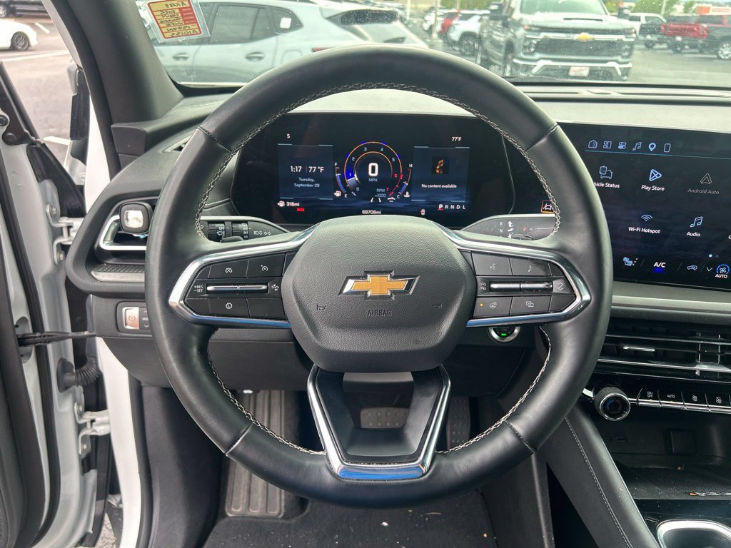 Used 2025 Chevrolet Traverse LT FWD image 19