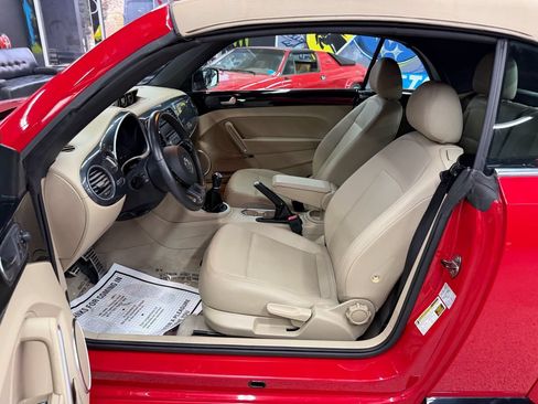Used 2013 Volkswagen Beetle 2.0T FWD image 7