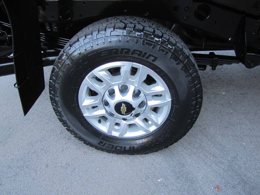 Used 2025 Chevrolet Silverado 2500 LT w/ Convenience Package AWD/4WD image 30