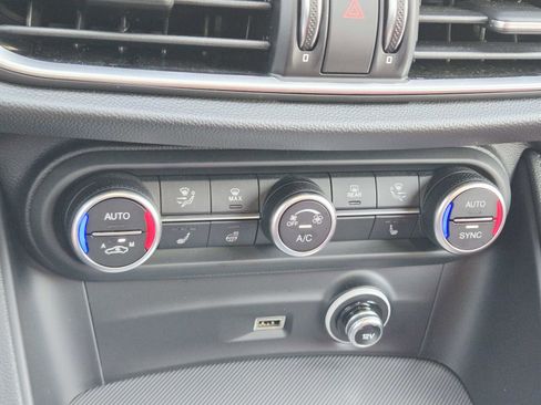 Used 2024 Alfa Romeo Stelvio Veloce image 30