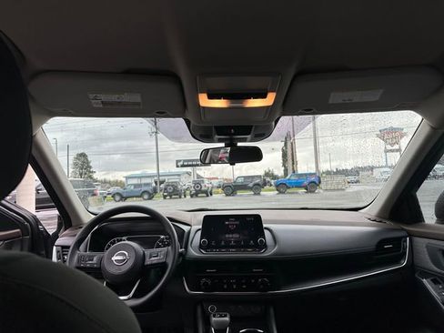 Used 2023 Nissan Rogue S image 14