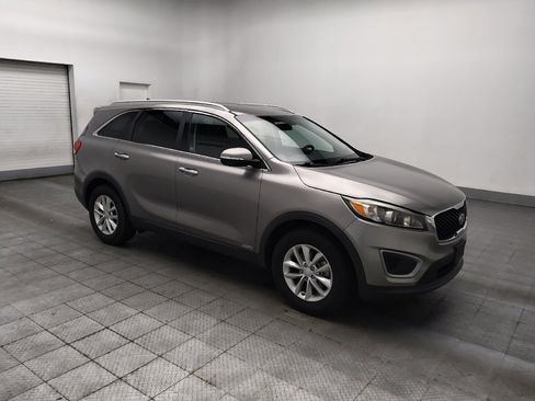 Used 2018 Kia Sorento AWD image 11