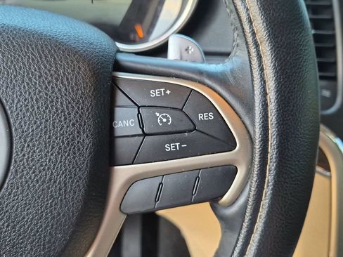 Used 2014 Jeep Grand Cherokee Limited w/ Trailer Tow Group IV AWD/4WD image 23