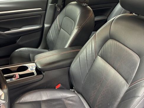 Used 2024 Nissan Altima 2.5 SR w/ SR Premium Package image 9