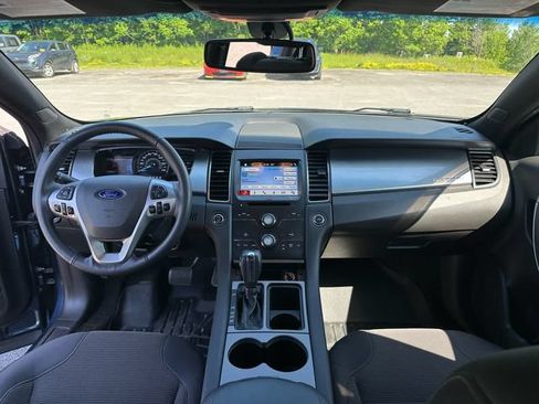Used 2018 Ford Taurus SEL w/ Equipment Group 201A AWD/4WD image 11