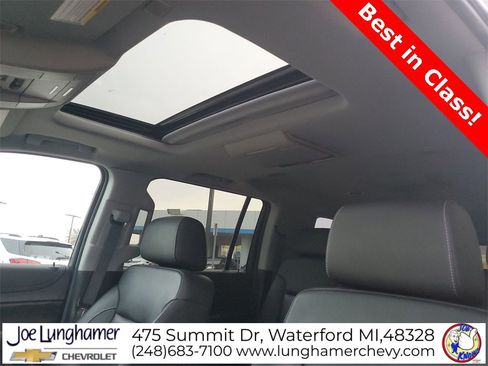 Used 2019 Chevrolet Suburban LT w/ LT Signature Package image 19