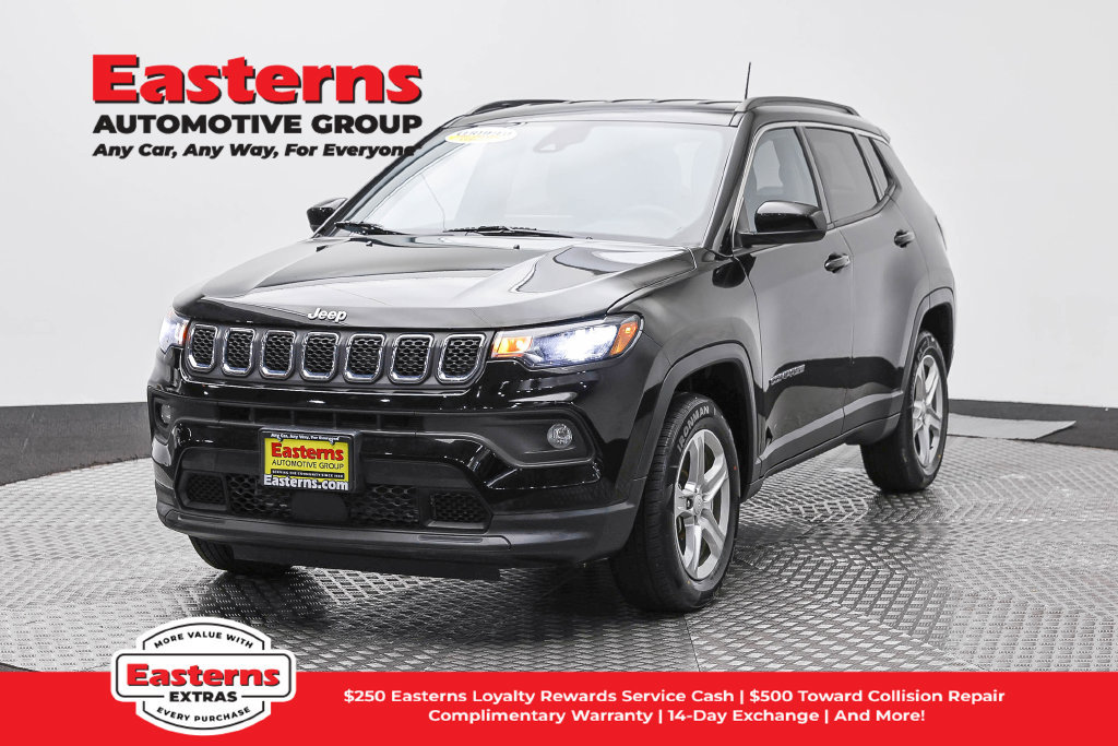 Used 2023 Jeep Compass Latitude AWD/4WD image 1