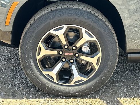 New 2026 GMC Yukon XL AT4 w/ AT4 Premium Plus Package AWD/4WD image 34