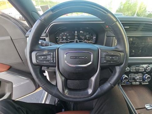 Used 2023 GMC Yukon Denali Ultimate image 14