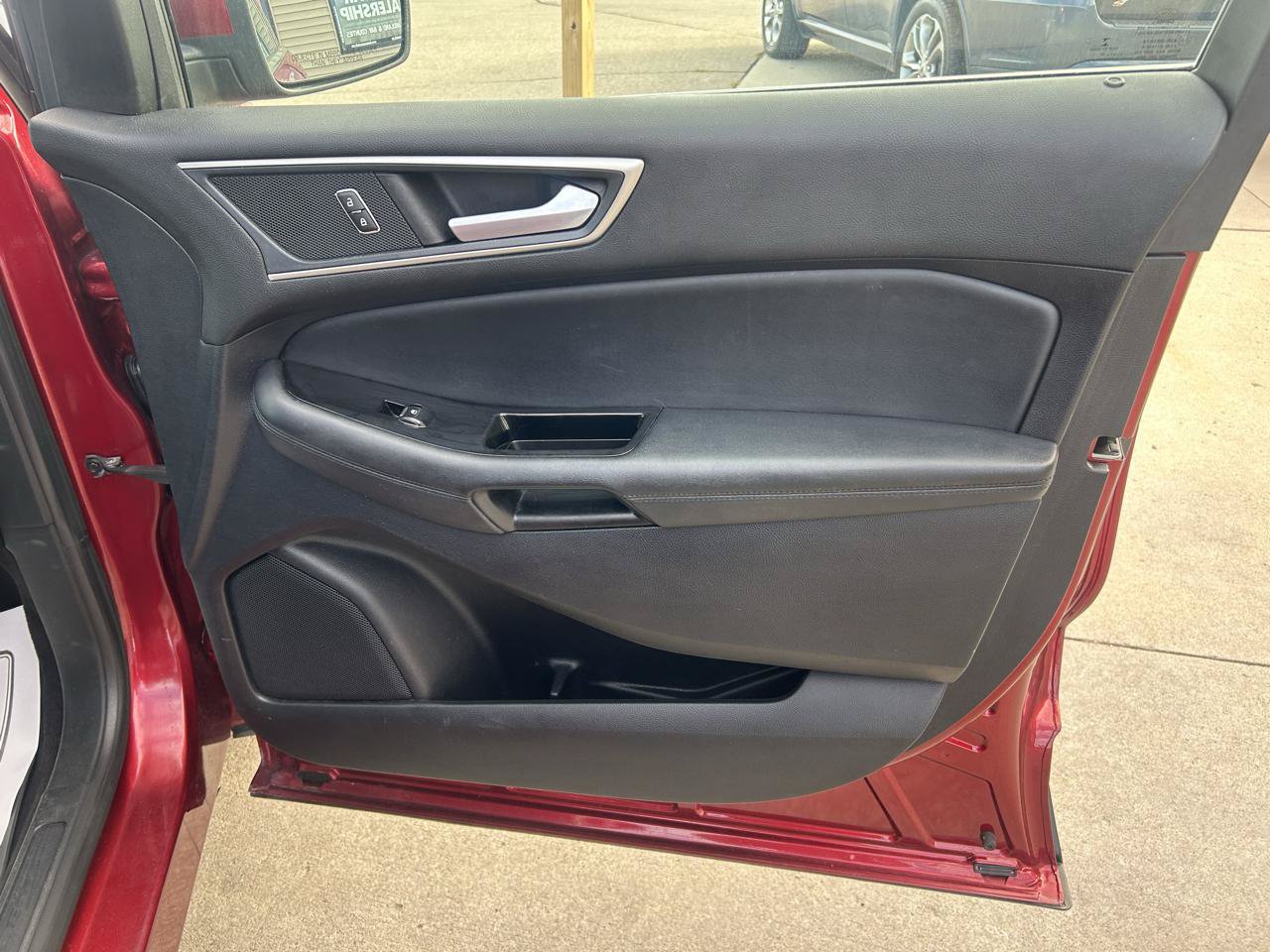Used 2019 Ford Edge SEL w/ Equipment Group 201A AWD/4WD image 16