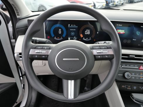 Certified 2025 Hyundai Tucson SE image 26