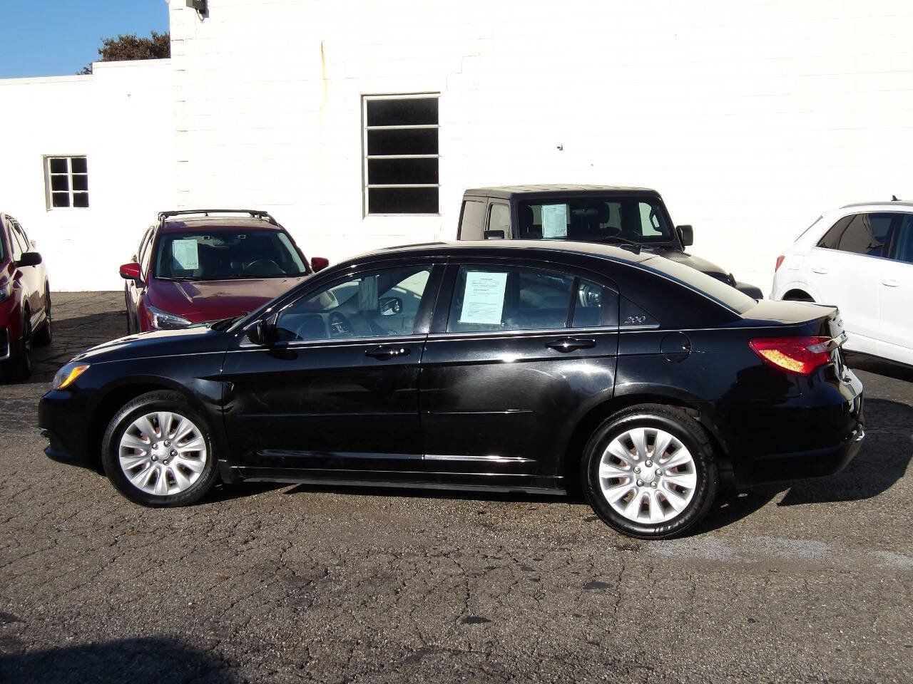 Used 2013 Chrysler 200 LX FWD image 3