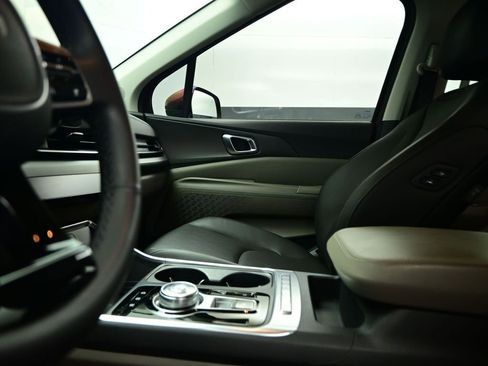 Used 2025 Kia Carnival EX image 59