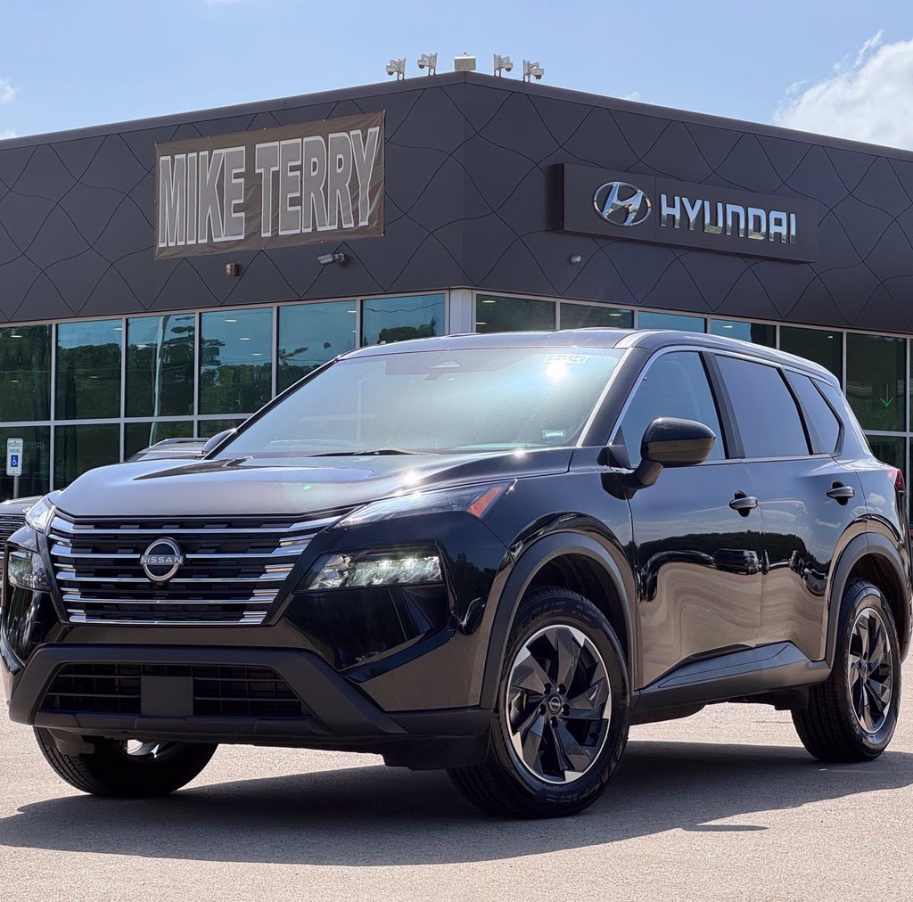 Used 2024 Nissan Rogue SV FWD image 1