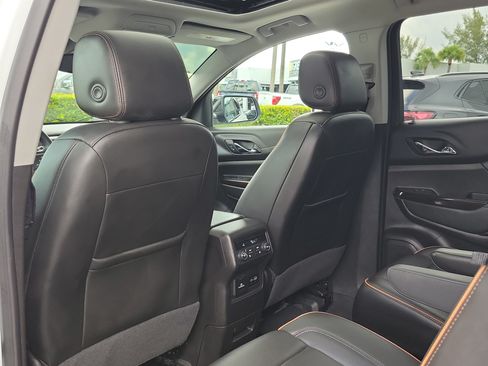 Used 2023 GMC Acadia AT4 w/ Technology Package AWD/4WD image 17