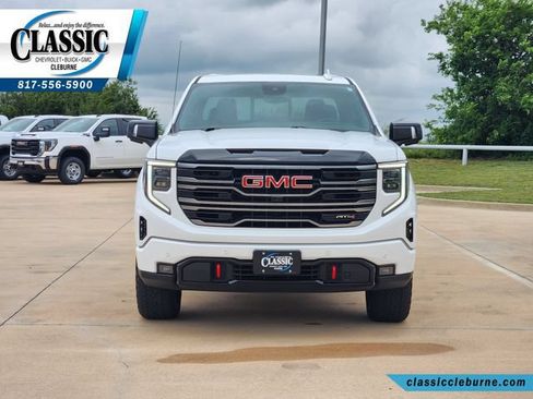 Used 2025 GMC Sierra 1500 AT4 w/ AT4 Premium Package AWD/4WD image 5