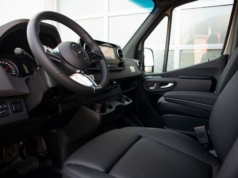 New 2025 Mercedes-Benz Sprinter 2500 image 14