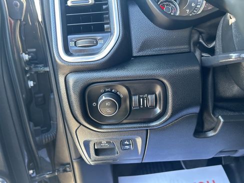 Used 2020 RAM 1500 Laramie image 12