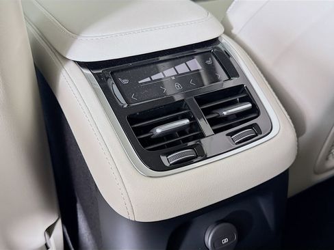 New 2026 Volvo XC90 T8 Ultra w/ Protection Package Premier AWD/4WD image 27