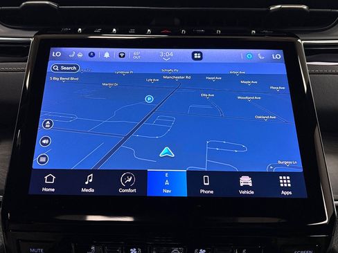 Used 2023 Jeep Grand Cherokee Overland w/ Luxury Tech Group IV AWD/4WD image 19