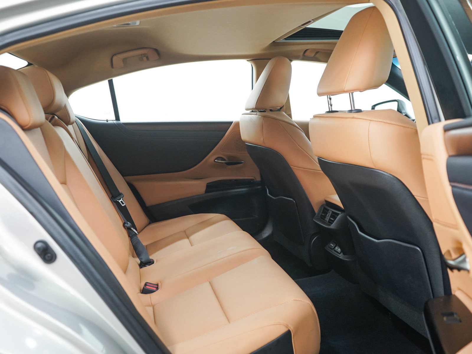 Used 2024 Lexus ES 350 w/ Premium Package FWD image 12