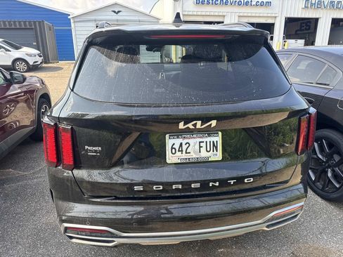 Used 2022 Kia Sorento EX w/ Panoramic Sunroof Package FWD image 8