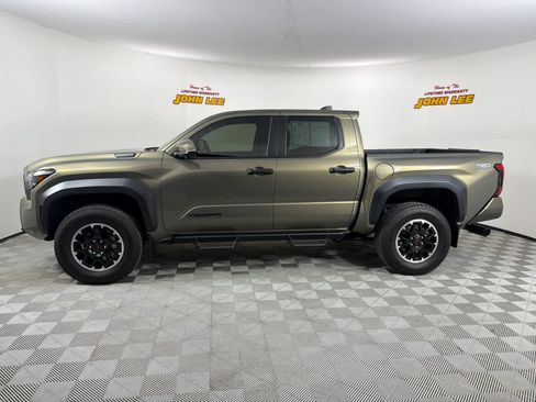 Used 2024 Toyota Tacoma TRD Off-Road w/ TRD Off Road Premium Package AWD/4WD image 2