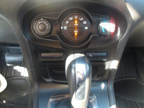 Used 2011 Ford Fiesta SES image 23