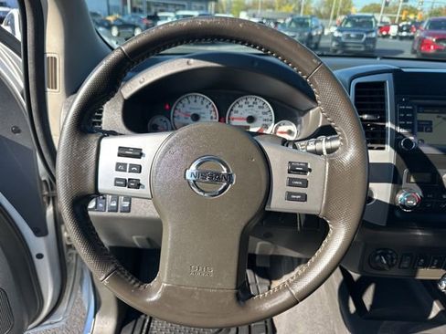 Used 2019 Nissan Frontier PRO-4X image 11