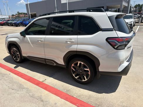 Used 2025 Subaru Forester Limited w/ Popular Package #2 AWD/4WD image 4