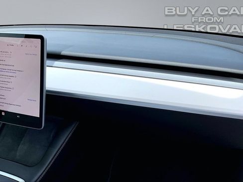 Used 2023 Tesla Model Y Long Range AWD/4WD image 17