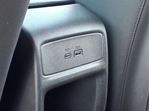 Used 2025 Chevrolet Trax RS FWD image 20