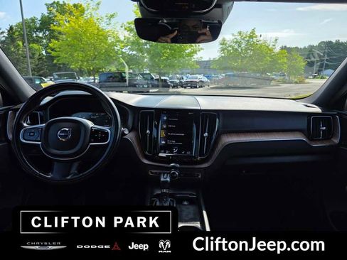 Used 2021 Volvo XC60 T6 Inscription w/ Advanced Package AWD/4WD image 17