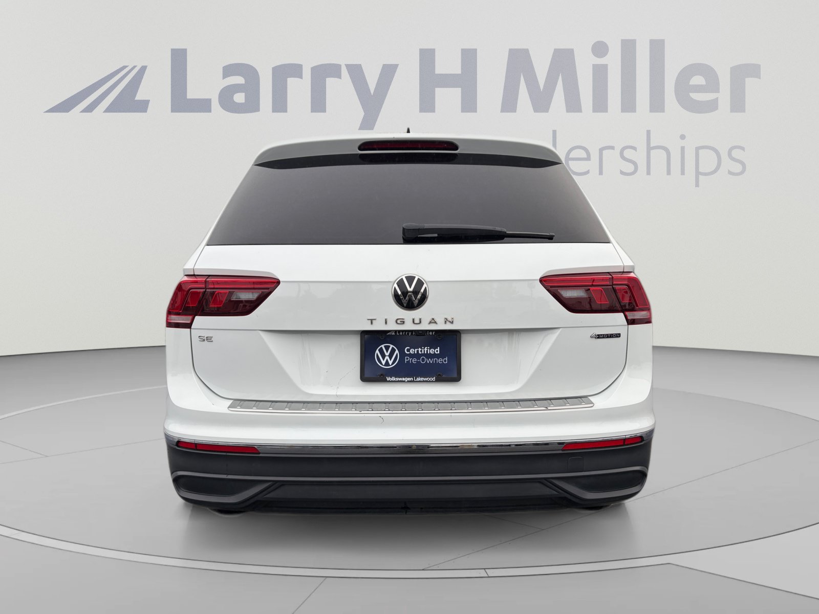 Used 2022 Volkswagen Tiguan SE AWD/4WD image 4