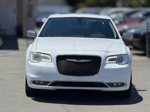 Used 2019 Chrysler 300 Limited RWD image 59