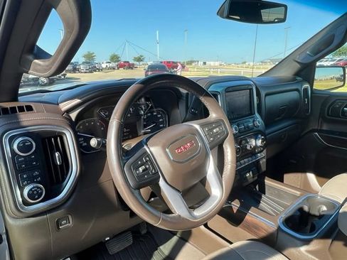 Used 2022 GMC Sierra 1500 SLT w/ SLT Premium Plus Package AWD/4WD image 8