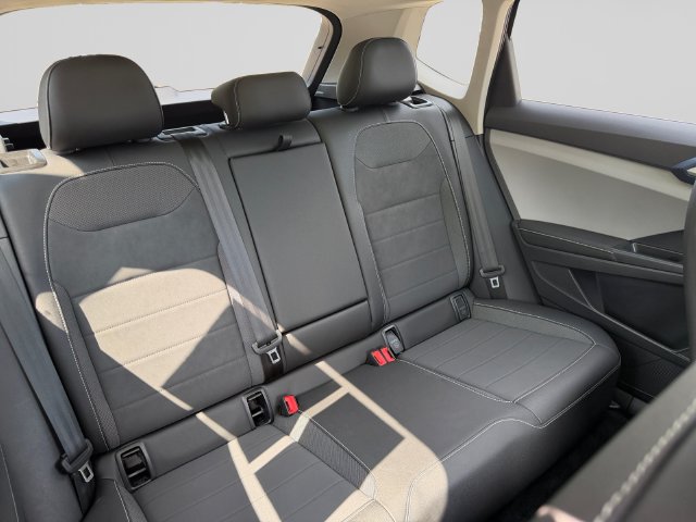 Used 2024 Volkswagen Taos SE AWD/4WD image 18