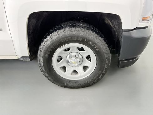 Used 2018 Chevrolet Silverado 1500 W/T w/ Trailering Package AWD/4WD image 34