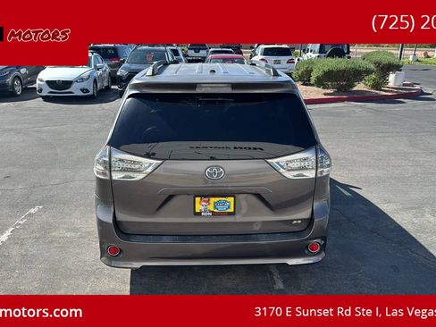 Used 2013 Toyota Sienna SE image 5
