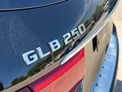 Used 2021 Mercedes-Benz GLB 250 GLB 250 image 6