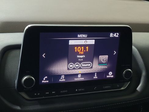 Used 2023 Nissan Rogue S image 27