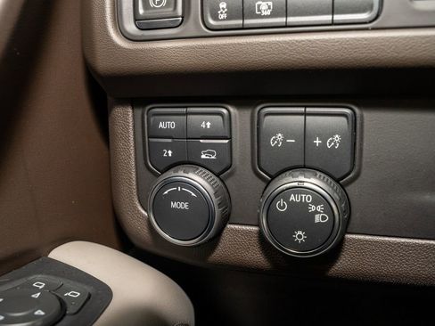 Used 2023 Chevrolet Tahoe LT w/ LT Signature Plus Package image 23