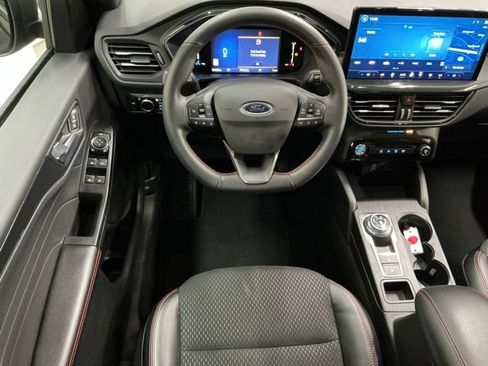 Used 2025 Ford Escape ST-Line w/ Tech Pack #1 FWD image 11