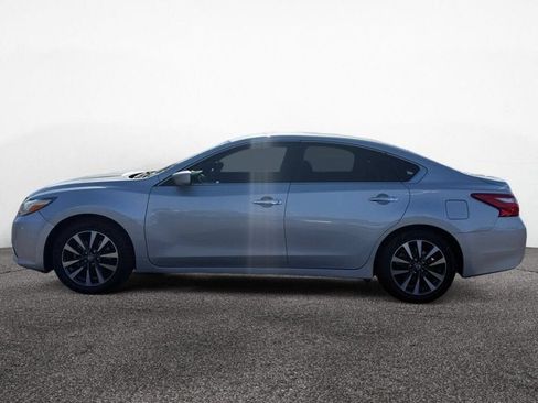 Used 2017 Nissan Altima 2.5 SV FWD image 2