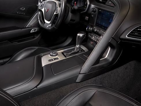 Used 2019 Chevrolet Corvette Stingray Coupe RWD image 45