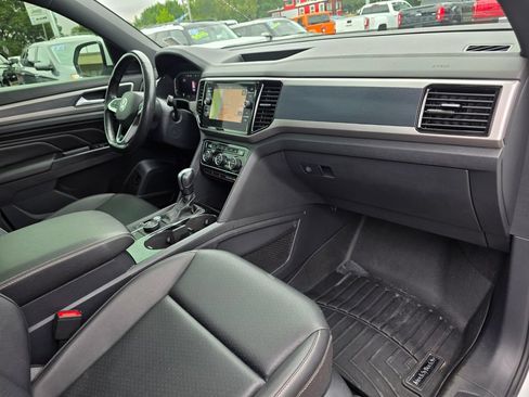 Used 2020 Volkswagen Atlas Cross Sport SEL R-Line AWD/4WD image 26