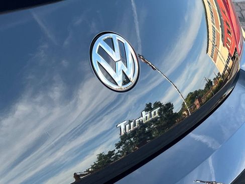 Used 2018 Volkswagen Beetle 2.0T SE FWD image 5